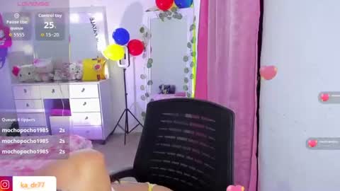 Snapshot of kendra_yul chatting on 06-17-26, 11:49 Yul online show from 06-17-26, 11:49