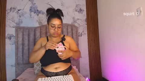 Mamasita online show from 11-22-25, 01:10