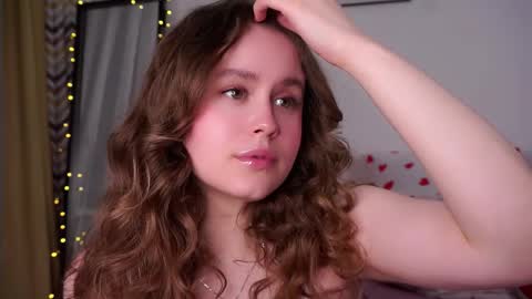 Kira online show from 04-08-26, 10:21