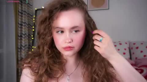 Snapshot of kendraedger chatting on 05-03-26, 10:49 Kira online show from 05-03-26, 10:49