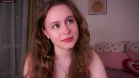 Snapshot of kendraedger chatting on 05-20-26, 11:00 Kira online show from 05-20-26, 11:00