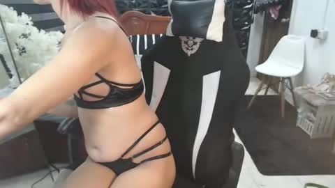 Snapshot of kendralore chatting on 03-09-26, 04:27 YourHugecockMistress online show from 03-09-26, 04:27