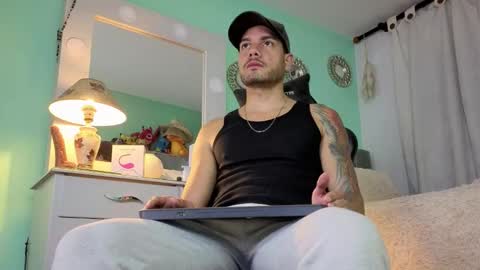 Snapshot of kenfenty chatting on 01-09-26, 02:03 Chriss Morales online show from 01-09-26, 02:03