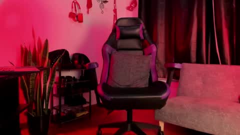 kenia_thompsom01 online show from 06-08-26, 10:21