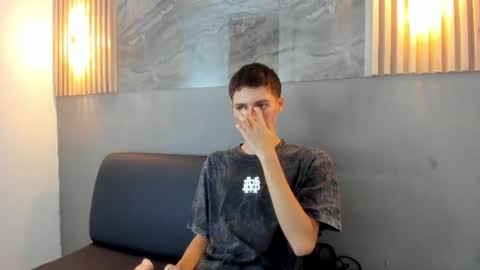 Snapshot of kenny_hank chatting on 06-30-26, 03:40 kenny_hank online show from 06-30-26, 03:40