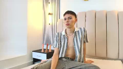 Snapshot of kenny_hank chatting on 07-04-26, 03:45 kenny_hank online show from 07-04-26, 03:45