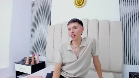 Snapshot of kenny_hank chatting on 07-27-26, 03:46 kenny_hank online show from 07-27-26, 03:46