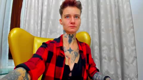 Snapshot of kennyandsellena chatting on 11-21-25, 08:40 Sellena and Kenny online show from 11-21-25, 08:40