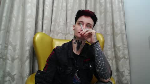 Snapshot of kennyvibe chatting on 04-26-26, 02:26 kennyvibe online show from 04-26-26, 02:26