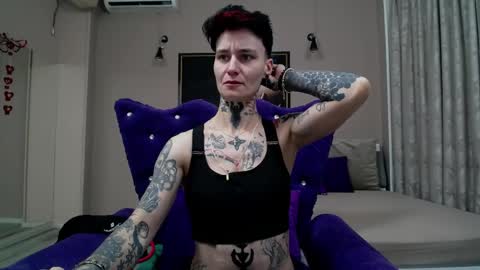 Snapshot of kennyvibe chatting on 04-29-26, 01:26 kennyvibe online show from 04-29-26, 01:26