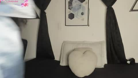 KENTHA  online show from 02-24-26, 10:35