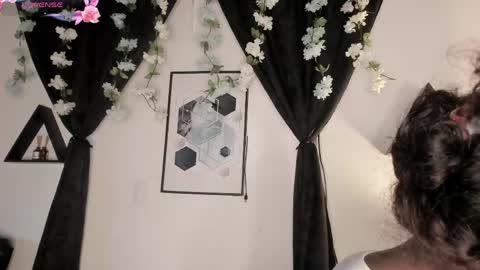 KENTHA  online show from 04-24-26, 10:39