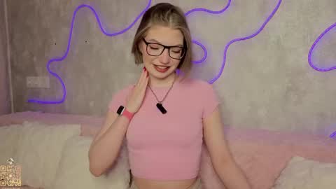 Lisa online show from 05-18-26, 07:09