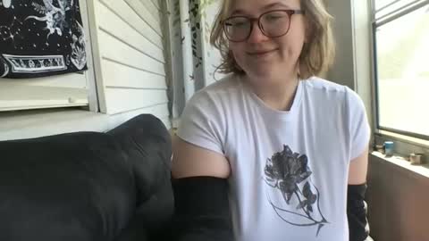 kenzibb online show from 04-21-26, 02:45