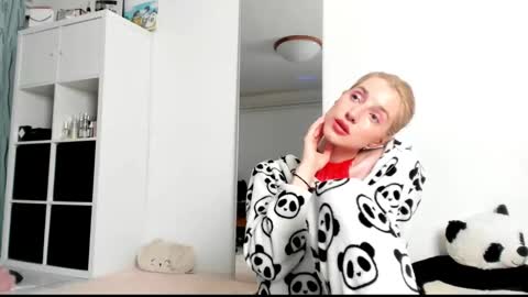 Kenzie online show from 03-08-25, 06:54