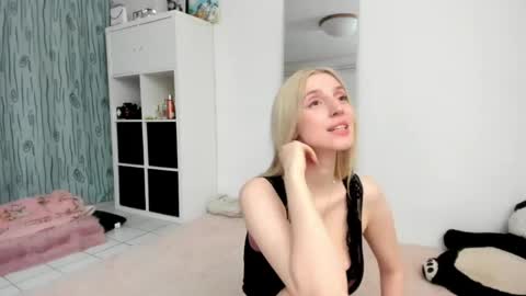 Kenzie online show from 04-16-26, 03:57