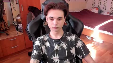 Snapshot of keorinav chatting on 10-07-25, 11:07 Looking for a moderator I PVT IS OPEN online show from 10-07-25, 11:07