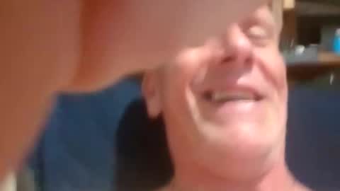 Snapshot of kerikpeter chatting on 04-04-26, 12:24 kerikpeter online show from 04-04-26, 12:24