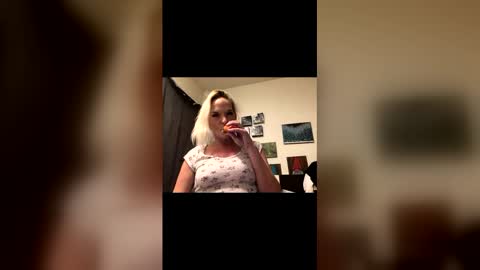 Snapshot of keroseneangel chatting on 01-17-26, 06:40 KeroseneAngel online show from 01-17-26, 06:40
