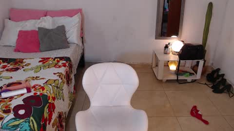 Snapshot of kesha_brooks chatting on 02-06-25, 06:46 Mia online show from 02-06-25, 06:46