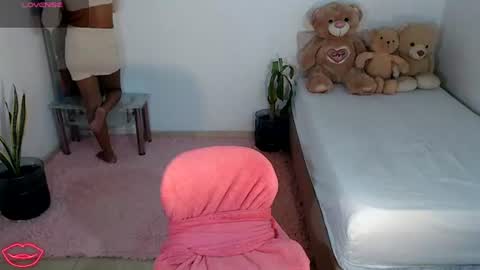 Mia  online show from 07-23-26, 03:54
