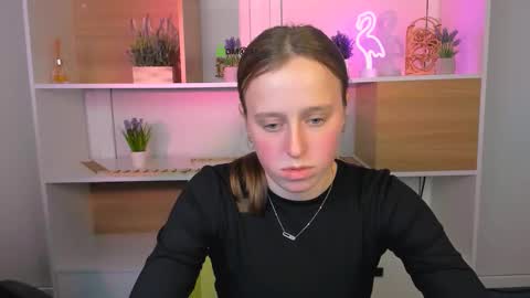 Snapshot of keuli_li chatting on 12-22-25, 12:24 keuli_li online show from 12-22-25, 12:24