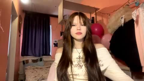 Lina online show from 04-17-26, 05:43