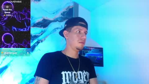 Snapshot of kevin__max_ chatting on 05-31-26, 07:04 Kev online show from 05-31-26, 07:04