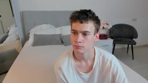 Snapshot of kevin_kess chatting on 11-24-25, 03:45 Ask me online show from 11-24-25, 03:45