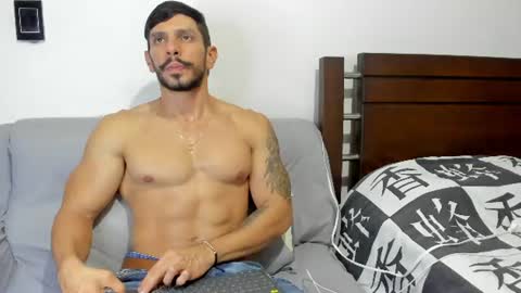Snapshot of kevin_malone22 chatting on 06-11-26, 02:11 kevin_malone22 online show from 06-11-26, 02:11