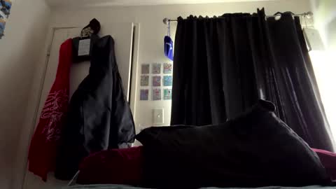 kevinderon1 online show from 04-12-26, 06:46