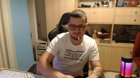 Kevinn online show from 10-20-25, 05:02