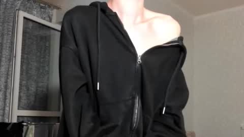 Snapshot of kevinsupershy chatting on 06-23-26, 06:17 kevinsupershy online show from 06-23-26, 06:17