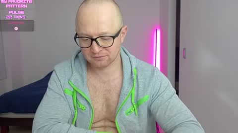 Kevin online show from 06-18-26, 04:02