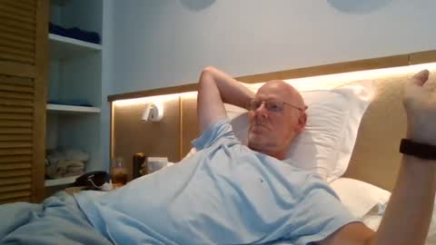 kevlooking4sez online show from 08-02-26, 04:05