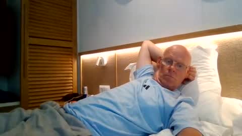 kevlooking4sez online show from 08-04-26, 05:26
