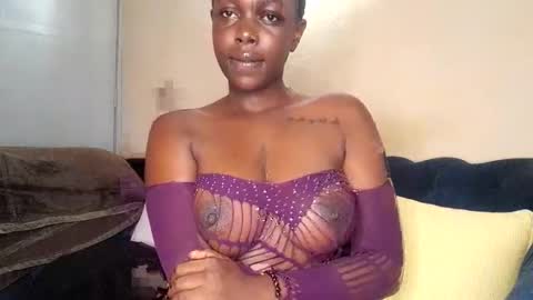 keyla online show from 11-10-25, 06:12