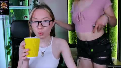 Snapshot of keylas_moan chatting on 06-26-26, 12:42 Keylas online show from 06-26-26, 12:42