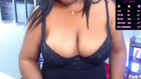 Snapshot of keylathomson chatting on 02-20-25, 01:40 Keyla online show from 02-20-25, 01:40