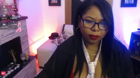 Snapshot of keylathomson chatting on 05-19-26, 10:32 Keyla online show from 05-19-26, 10:32