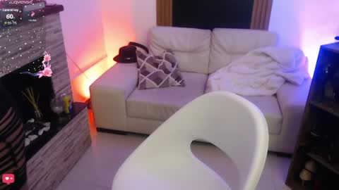 Snapshot of keylathomson chatting on 05-20-26, 10:32 Keyla online show from 05-20-26, 10:32