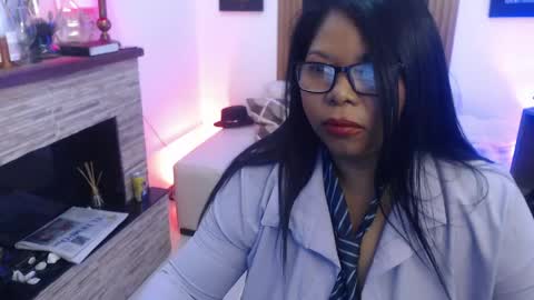 Snapshot of keylathomson chatting on 05-25-26, 10:32 Keyla online show from 05-25-26, 10:32