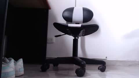 Snapshot of keylie_saenz28 chatting on 11-13-25, 04:06 online show from 11-13-25, 04:06