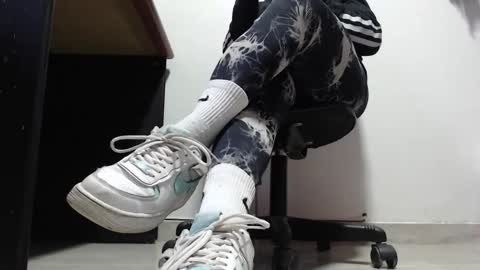 Snapshot of keylie_saenz28 chatting on 11-28-25, 10:12 online show from 11-28-25, 10:12