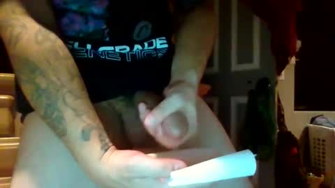 Snapshot of keyway1 chatting on 11-21-25, 02:43 keyway1 online show from 11-21-25, 02:43