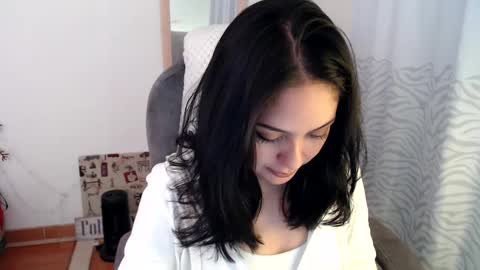 Snapshot of khal_girl chatting on 12-28-24, 02:01 Liss online show from 12-28-24, 02:01