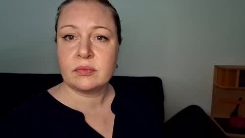 khaleesi0890 online show from 11-13-25, 08:35