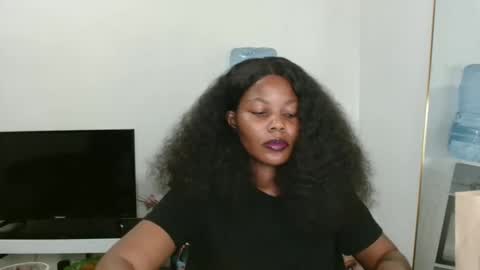 Snapshot of khaleesi7777777 chatting on 03-05-26, 03:24 Khaleesi online show from 03-05-26, 03:24