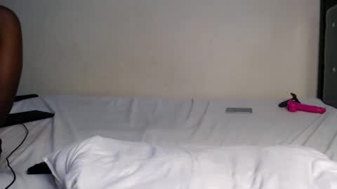 Snapshot of khariba chatting on 05-30-26, 01:03 Wetpussy online show from 05-30-26, 01:03