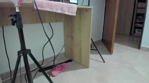 Snapshot of khaterine_hot_1 chatting on 12-05-24, 01:25 Kathe Hot online show from 12-05-24, 01:25